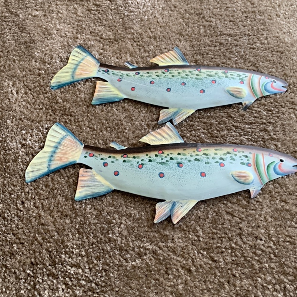 2 fish pics to hang on wall